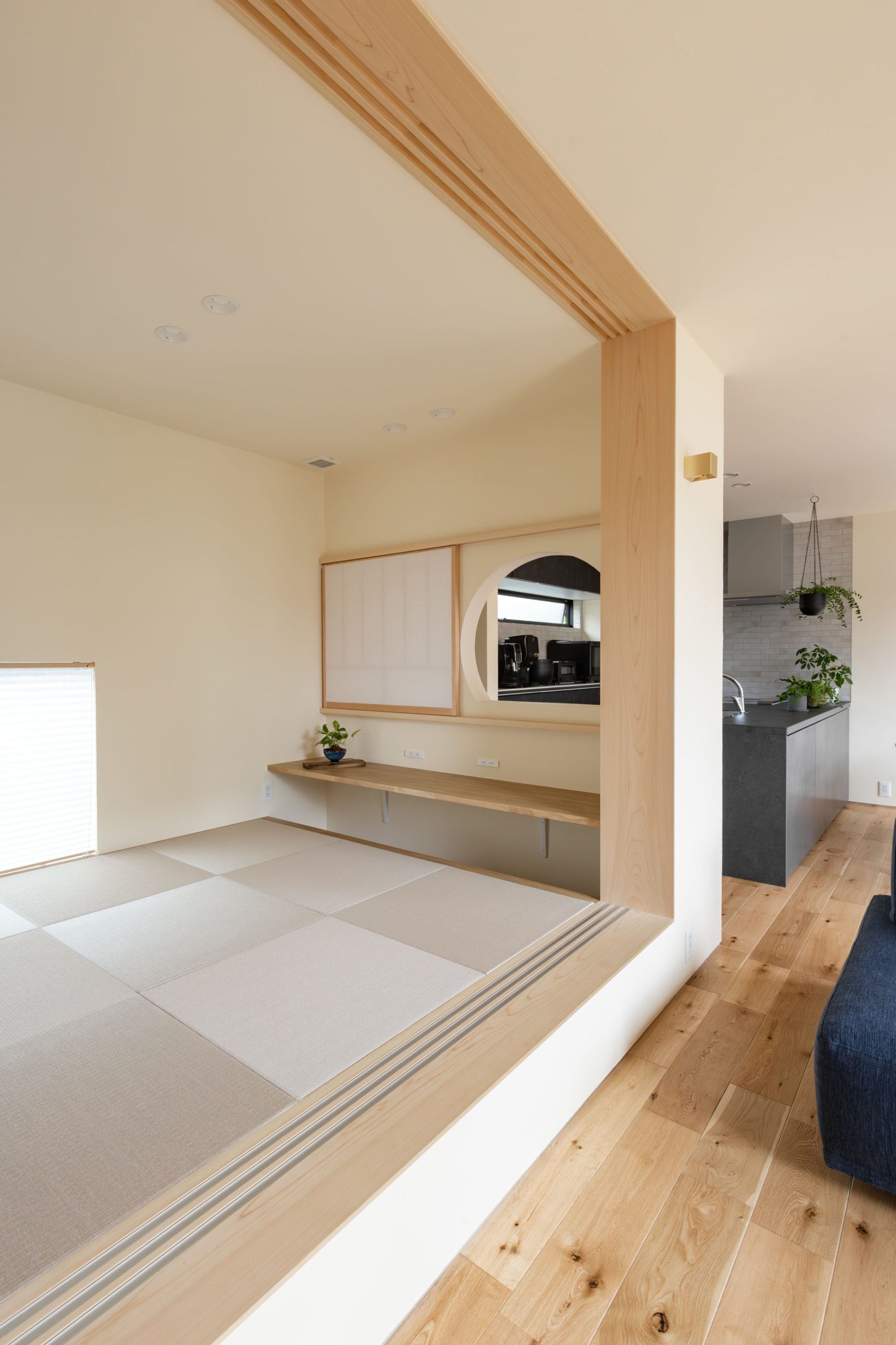 読書やスタディに使える小上がり和室カウンターの実例画像